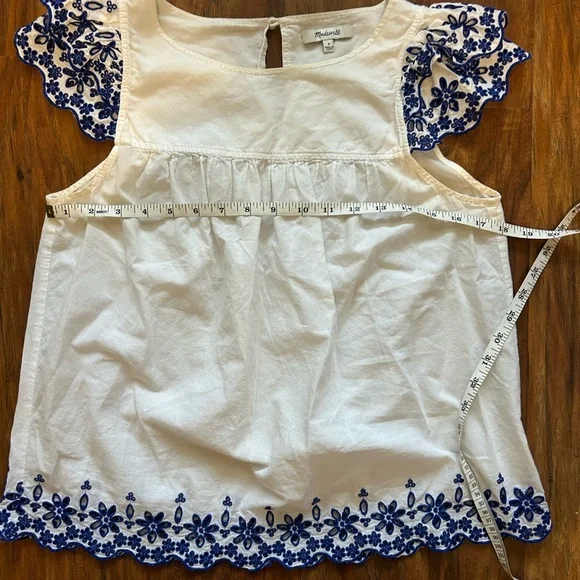 Madewell Women’s Size 4 White Shirt with Blue Embroidery on Sleeve Summer - Picture 5 of 11